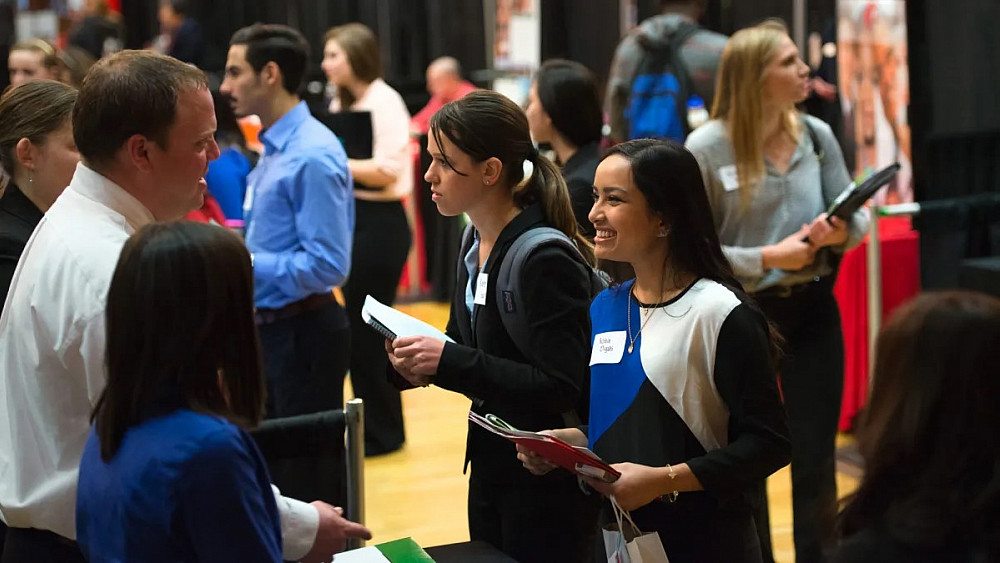 UT Health Professions Fair attendees