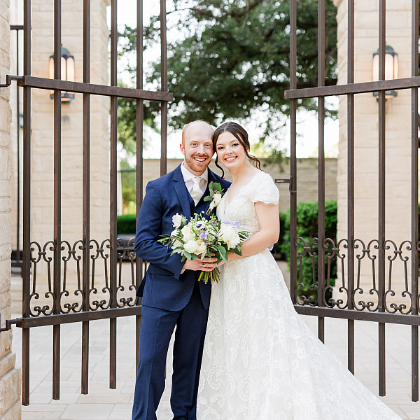 www.twofishweddings.com