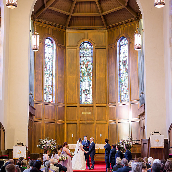 www.twofishweddings.com