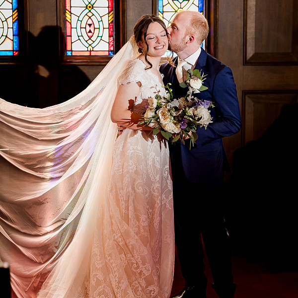 www.twofishweddings.com