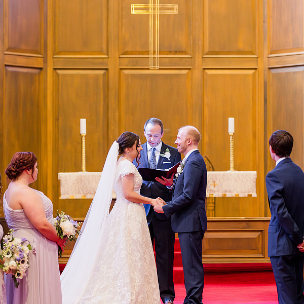 www.twofishweddings.com
