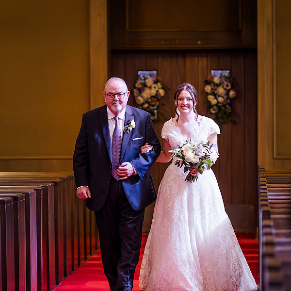 www.twofishweddings.com