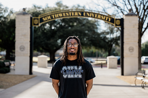 Darrell James ’25