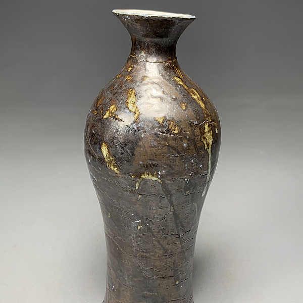 Makarius Attia, Untitled, Stoneware, Ceramics: Wheel-Forming, Instructor: Ron Geibel