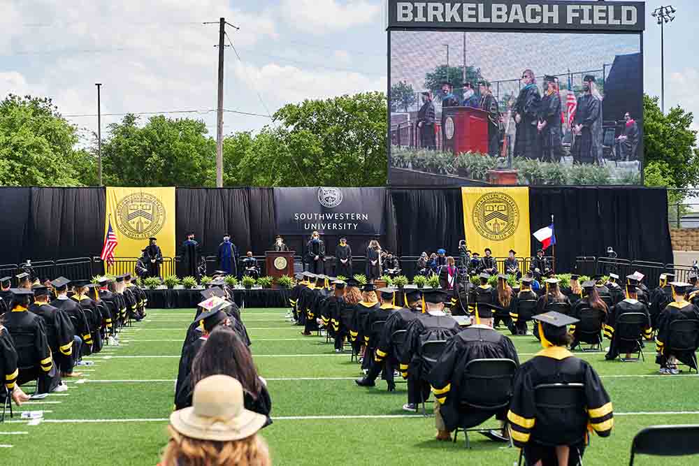 Southwestern honors 12 faculty members during this year's commencement convocation.