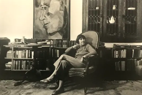 Elizabeth Tracy Montminy at her home. Photo courtesy of The Montminy Art Gallery at the Boone County History & Culture Center, Columbia, Missouri.